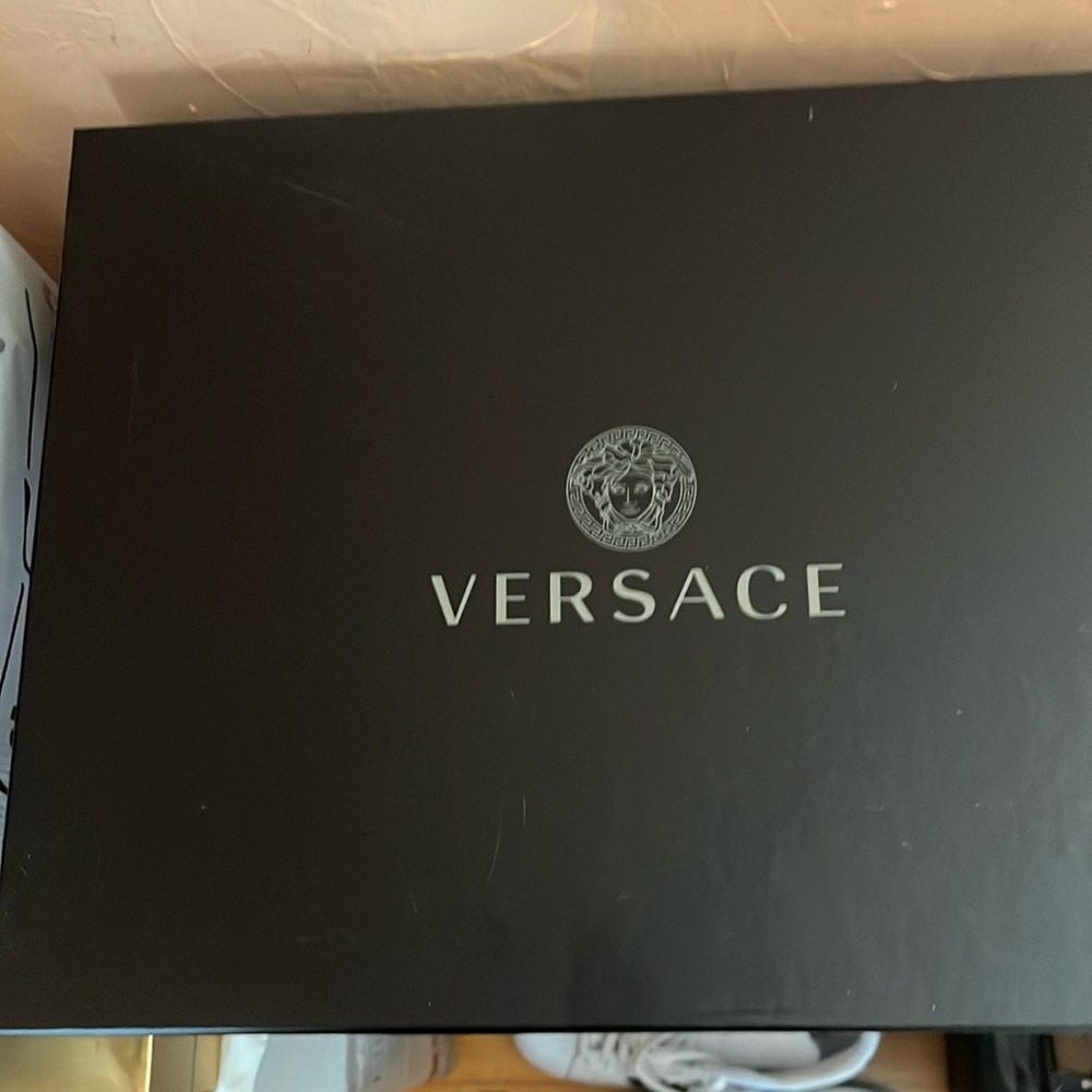 Men’s Size 10 (43) Versace Sneakers